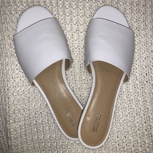 WHITE MICHEAL KORS SLIDES